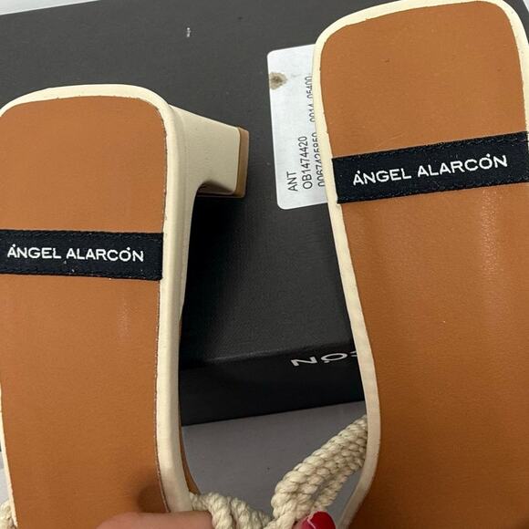 Angel Alarcon Anthropologie Natural Woven Sandals Size 40 EU Mules Kitten Heels - Picture 5 of 7